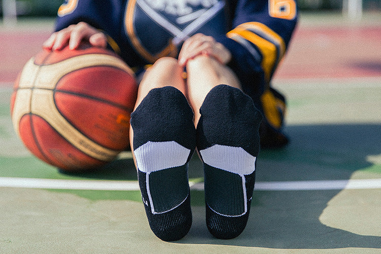 Middle tube basketball socks
