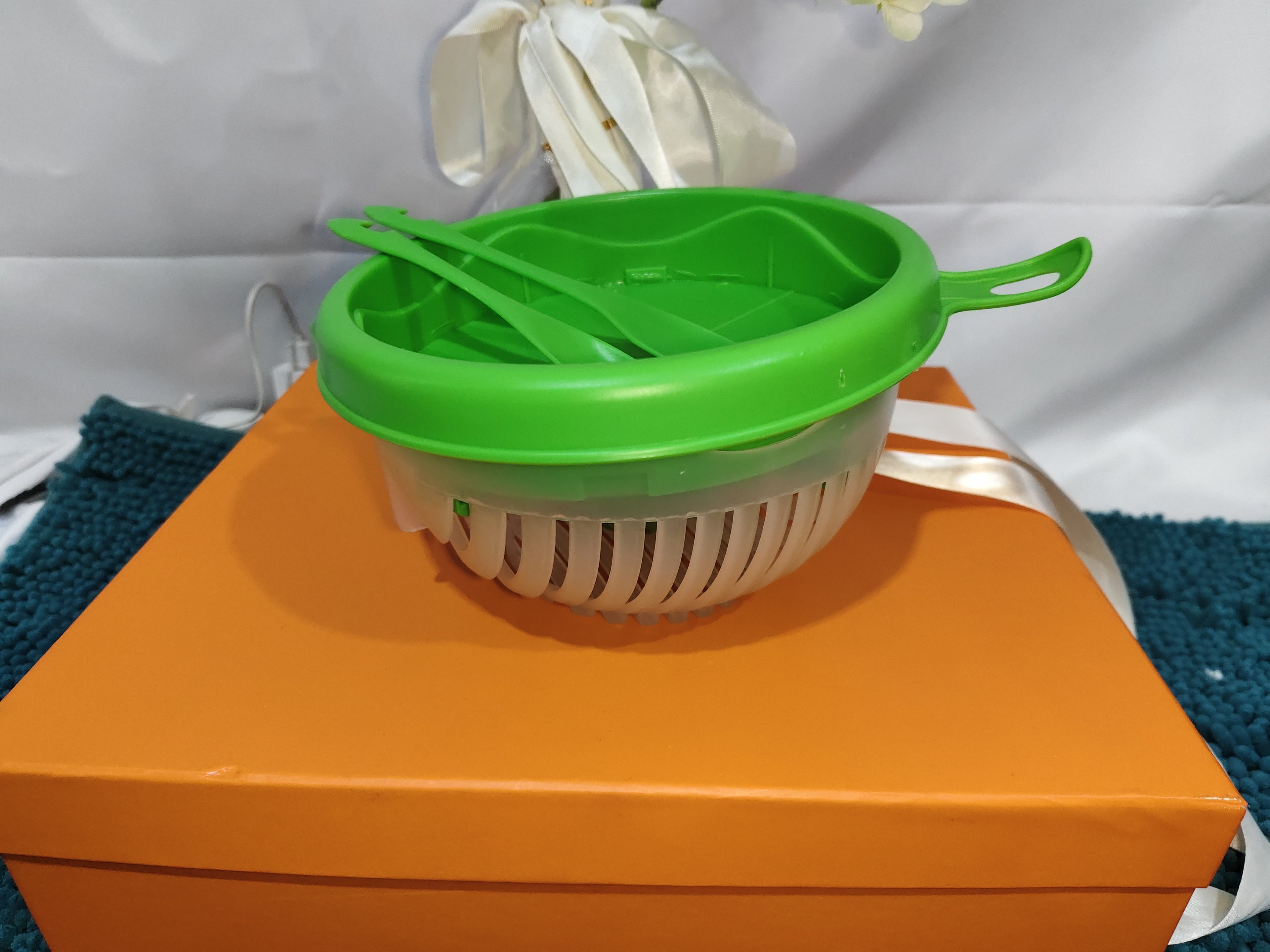 Creative Fruit and Vegetable Salad Cutter