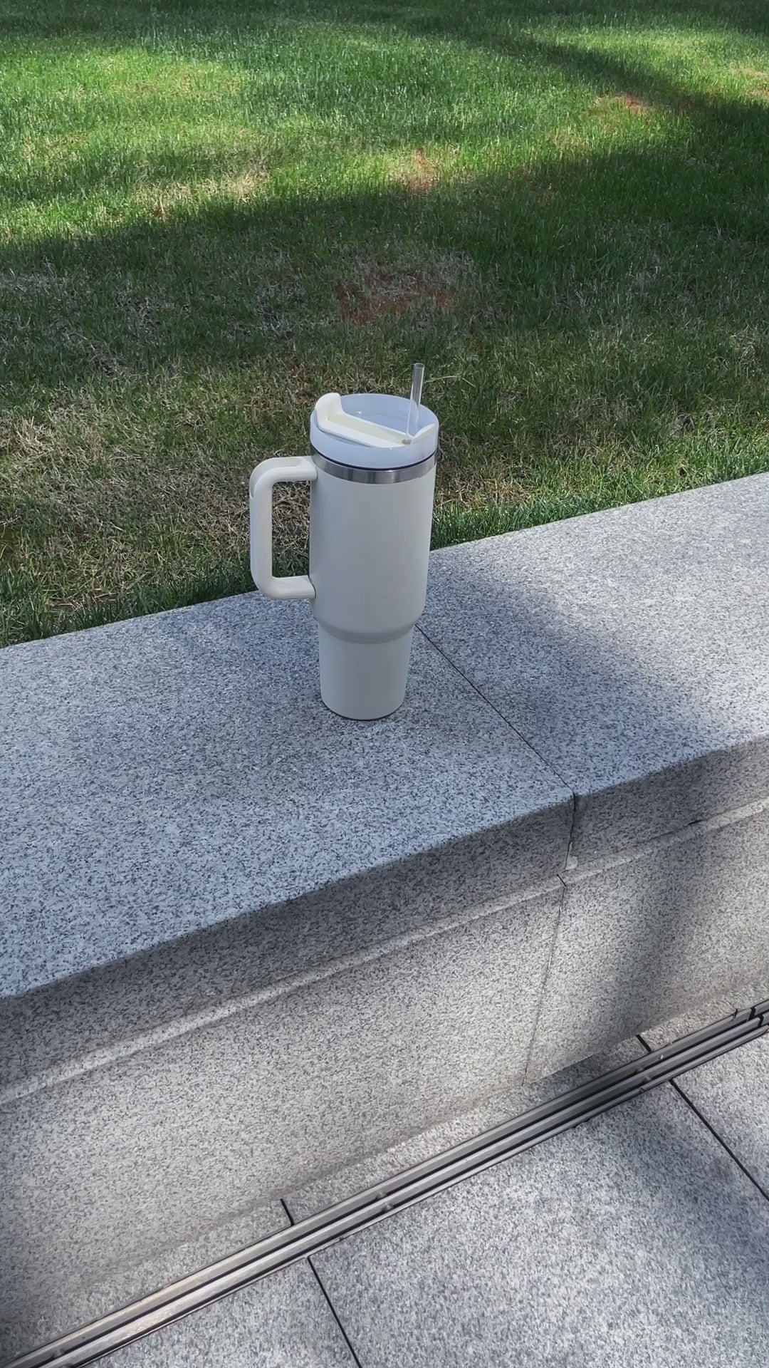 40oz Insulated Stainless Steel Tumbler with Handle and Straw